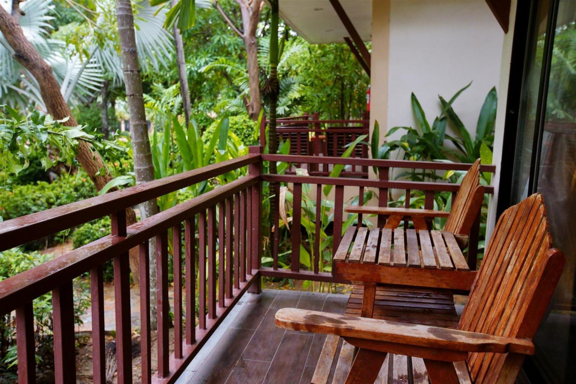 Chawalun Resort Don Tum Exteriör bild
