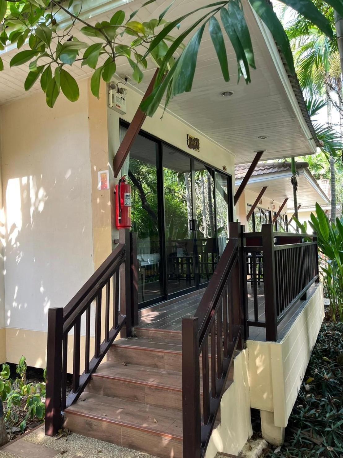 Chawalun Resort Don Tum Exteriör bild